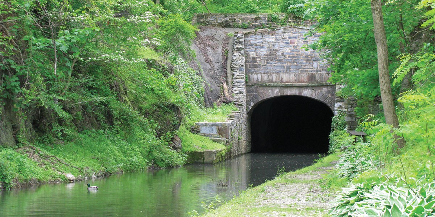 Union Canal entering tunnel