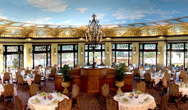 Image of Hotel Hershey's Circular dining room.