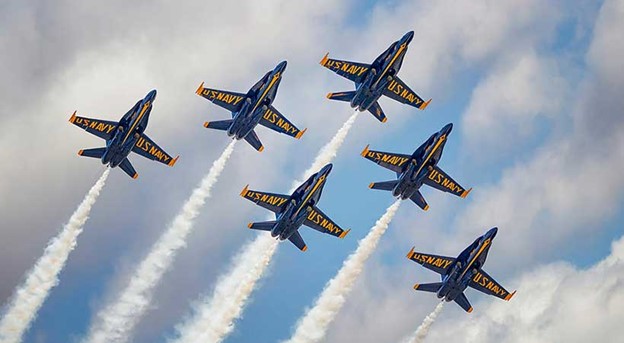 Image of 6 U.S Navy Blue Angels at the Air Dot Show